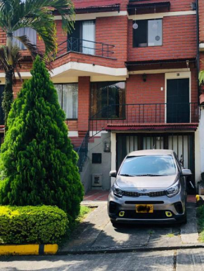 Rento casa y carro para largas estancias